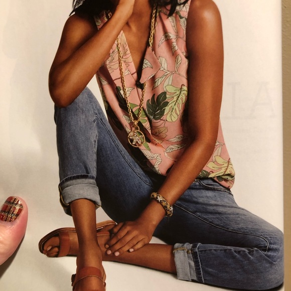 EUC Cabi High Straight Jeans, Size 12 - Picture 3 of 5